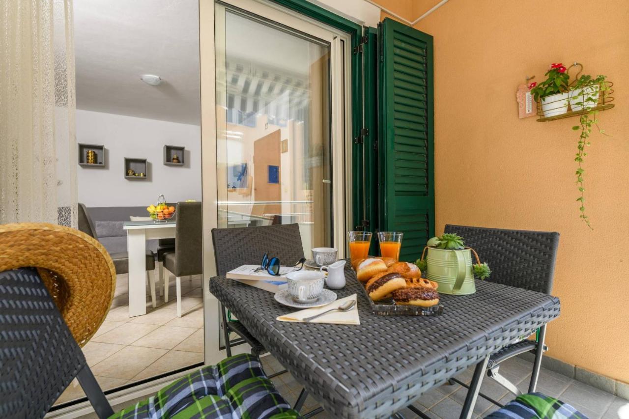 Apartment Sea Premantura Buitenkant foto