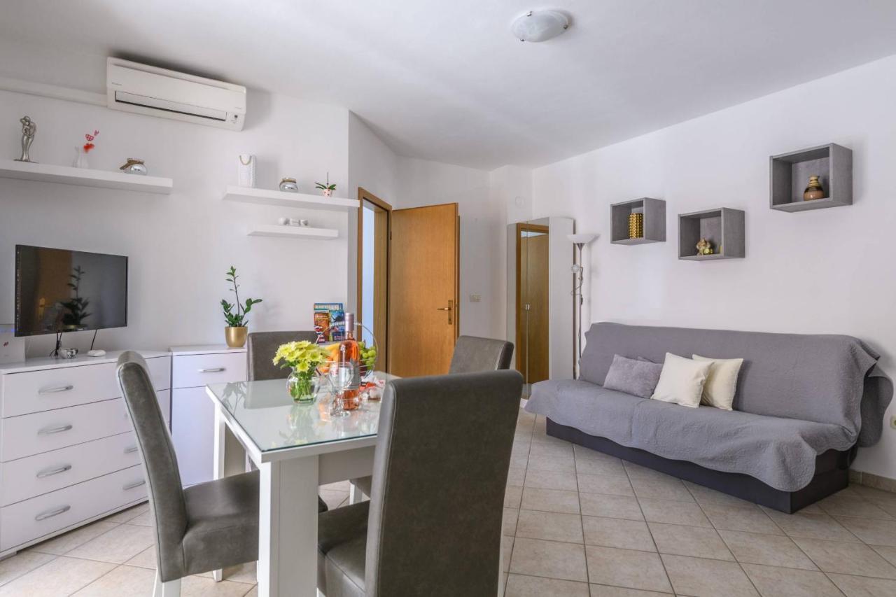 Apartment Sea Premantura Buitenkant foto