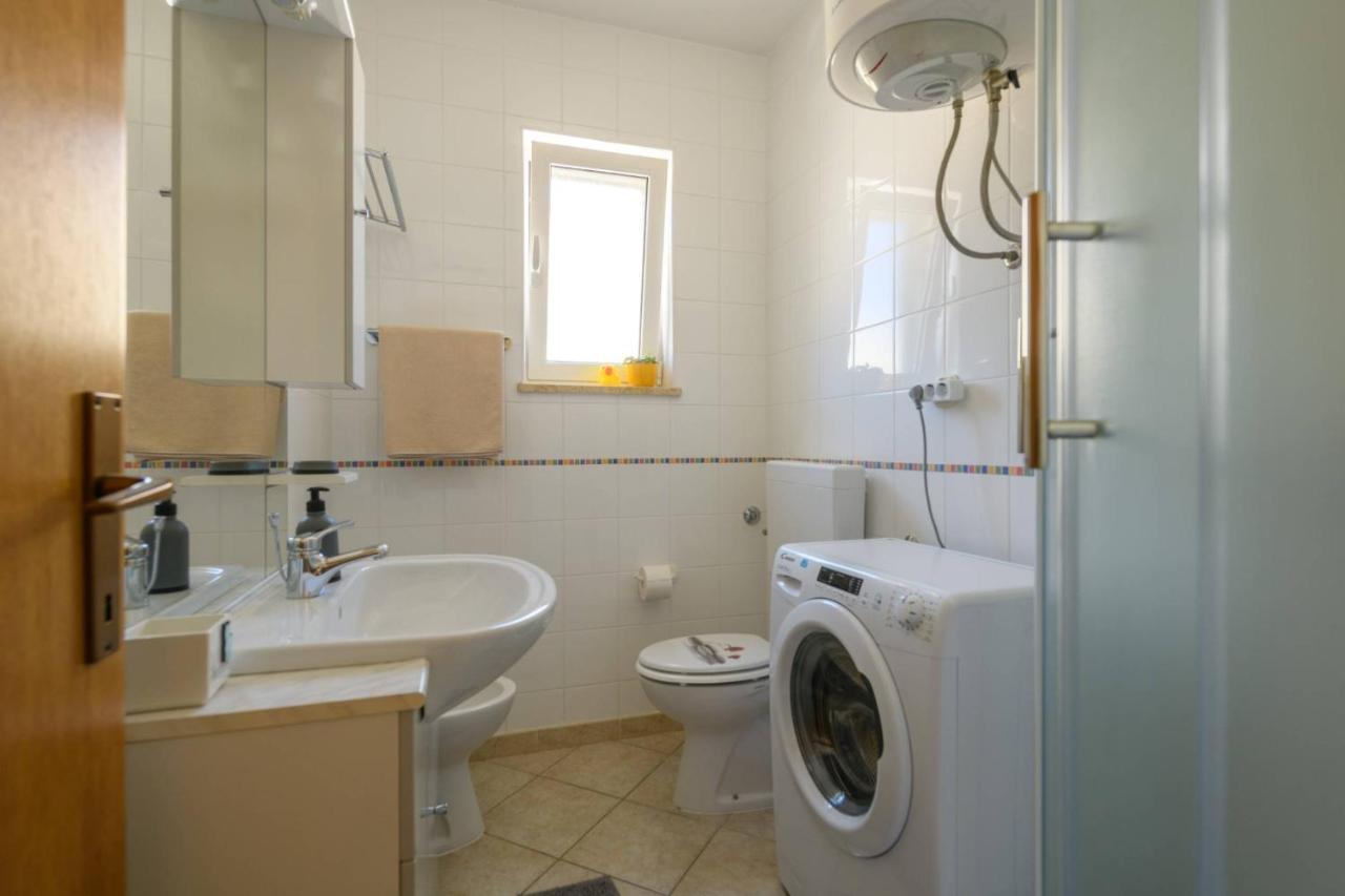 Apartment Sea Premantura Buitenkant foto