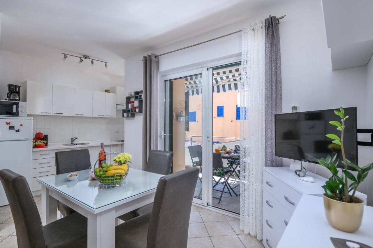 Apartment Sea Premantura Buitenkant foto